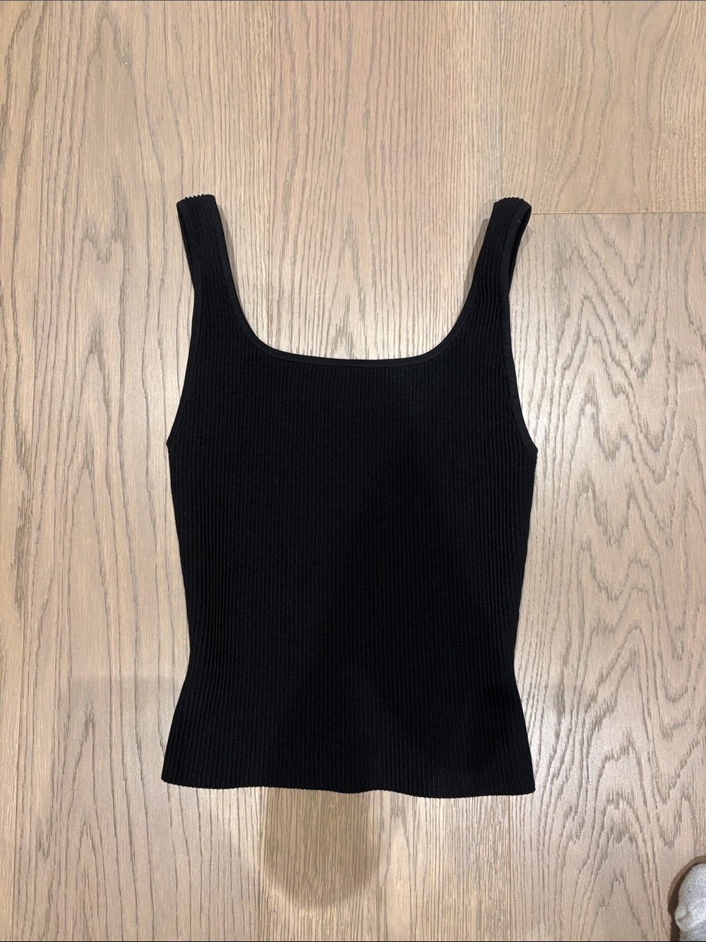ARITZIA - BABATON Black Sculpt Knit Square neck Tank Size S